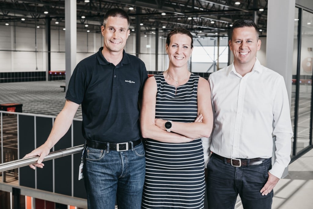 Rune Kristiansen & Mathilda Sjaaeng from BOS pictured with Element Logic's Håvard Hallås.